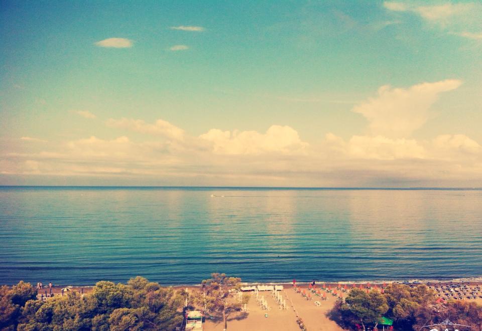 Hotel Alba Shëngjin Exteriör bild
